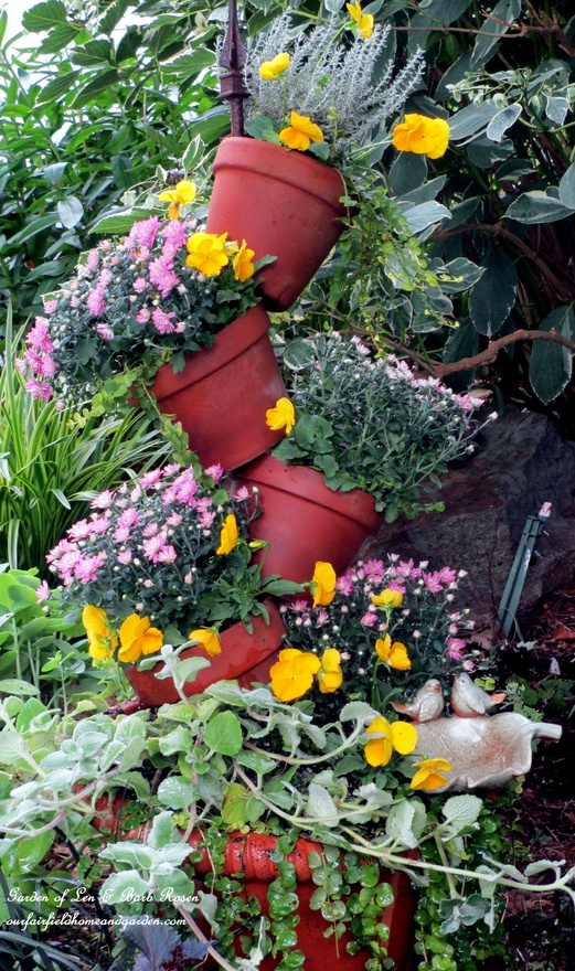 tipsy pots planter https://lolajack.jp.net/diy-project-build-your-own-tipsy-pots-planter/