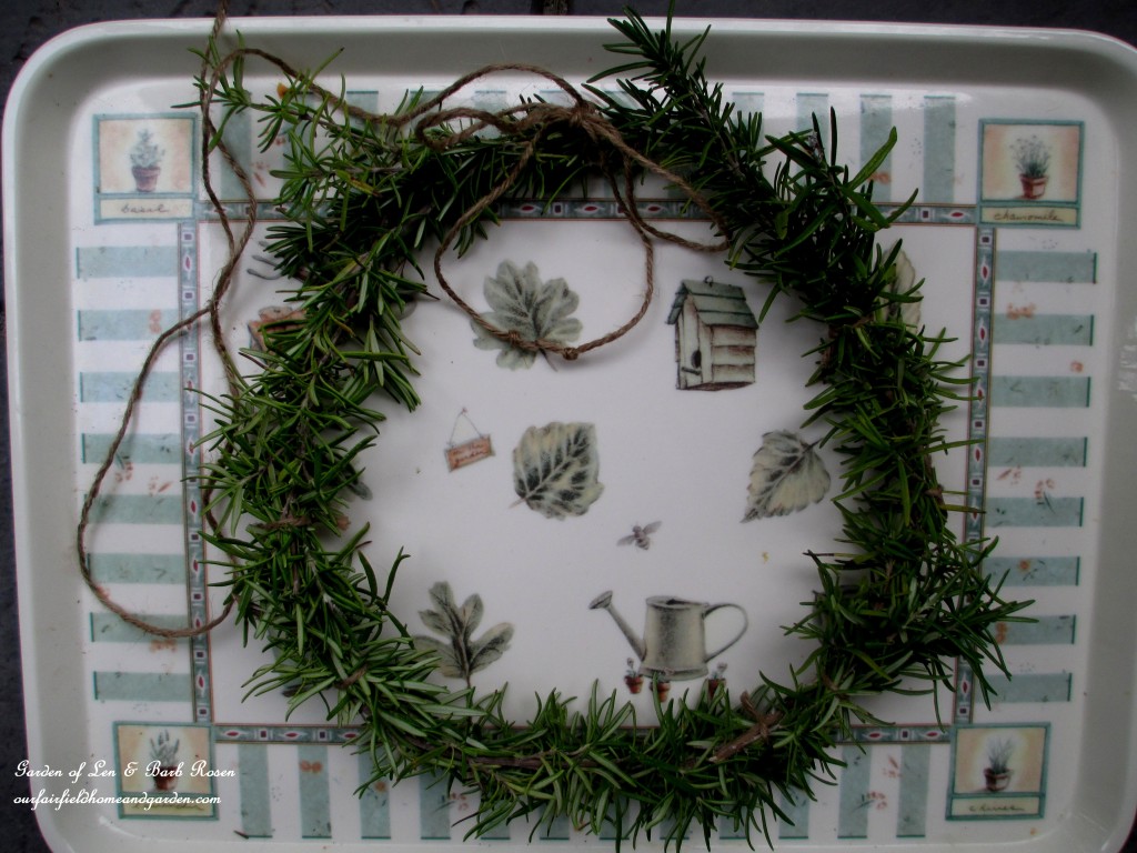 Make a Rosemary Wreath https://lolajack.jp.net/diy-project-make-a-fresh-rosemary-wreath/
