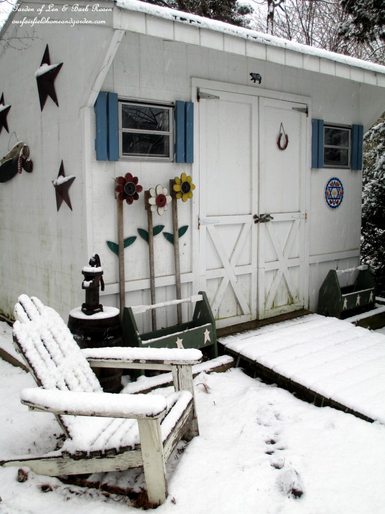 Our Garden Shed in the snow https://lolajack.jp.net/winter-wonderland-it-finally-snowed/