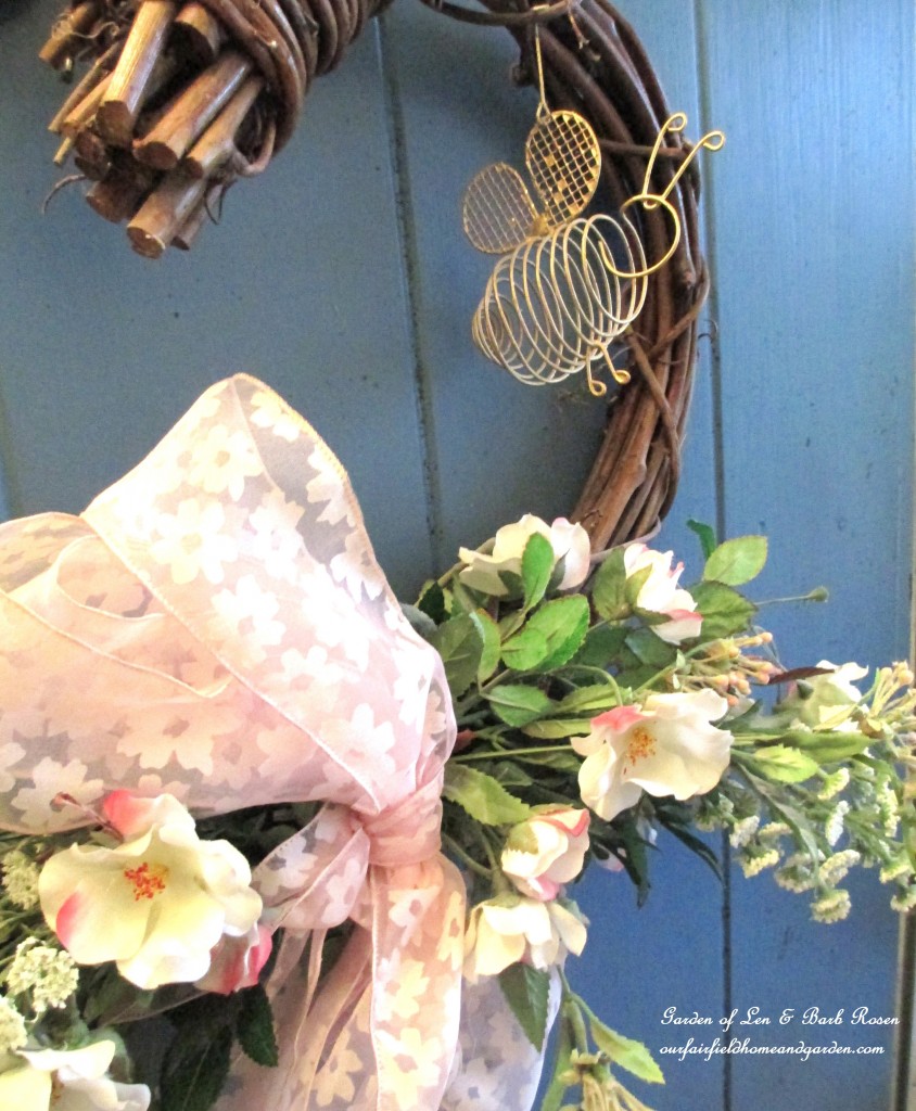 Close-up of the front door wreath https://lolajack.jp.net/heart-home-valentines-day-is-coming/