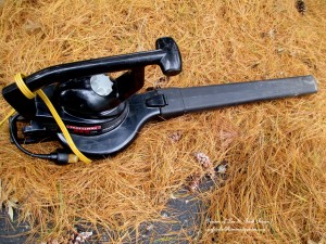 ... but a leaf blower speeds things up ! https://lolajack.jp.net/diy-tucking-the-garden-in-for-the-winter-at-our-fairfield-home-garden/