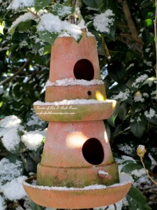Double-Decker Birdhouse https://lolajack.jp.net/january-winter-garden/