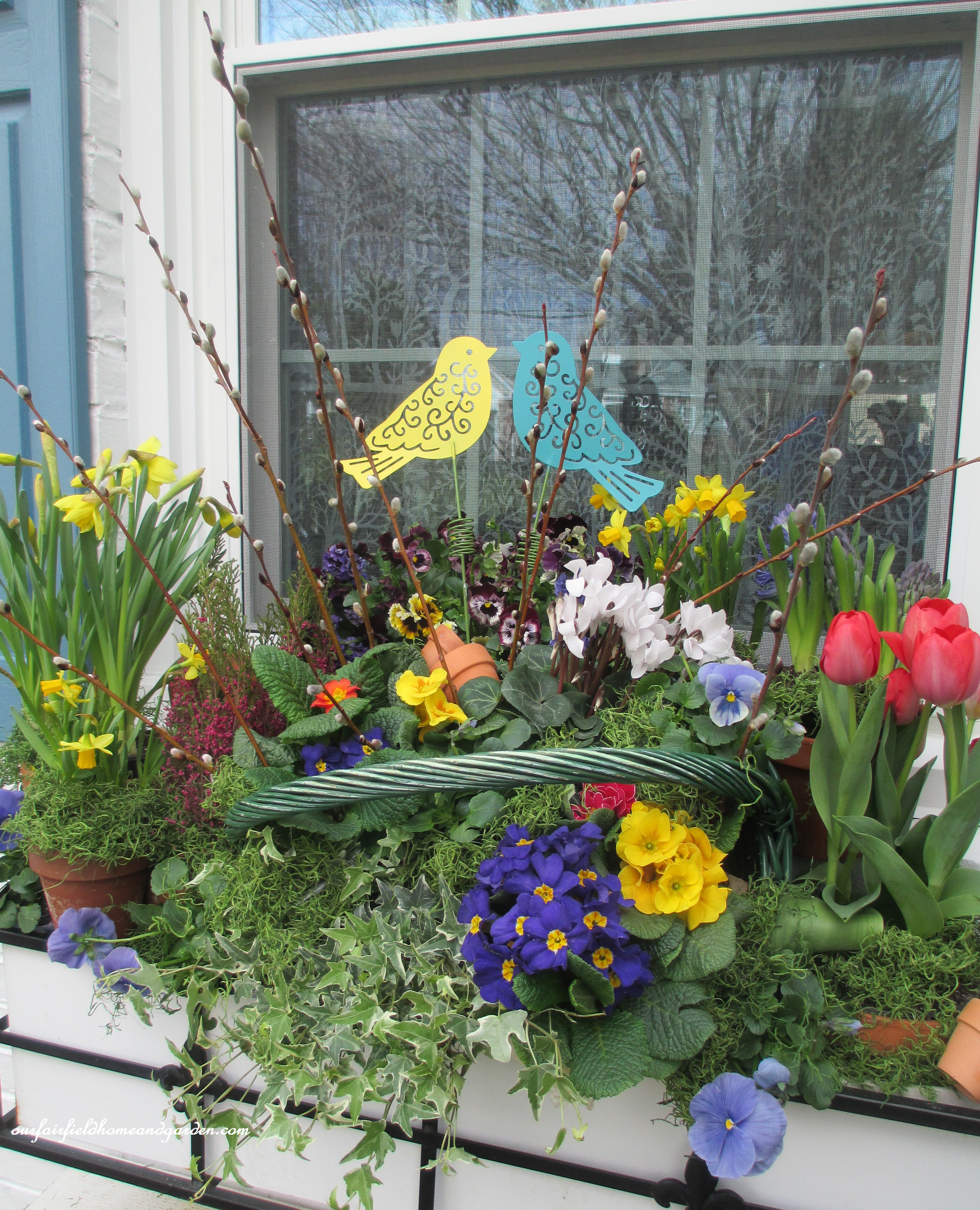 spring windowbox https://lolajack.jp.net/diy-project-spring-windowbox-time/