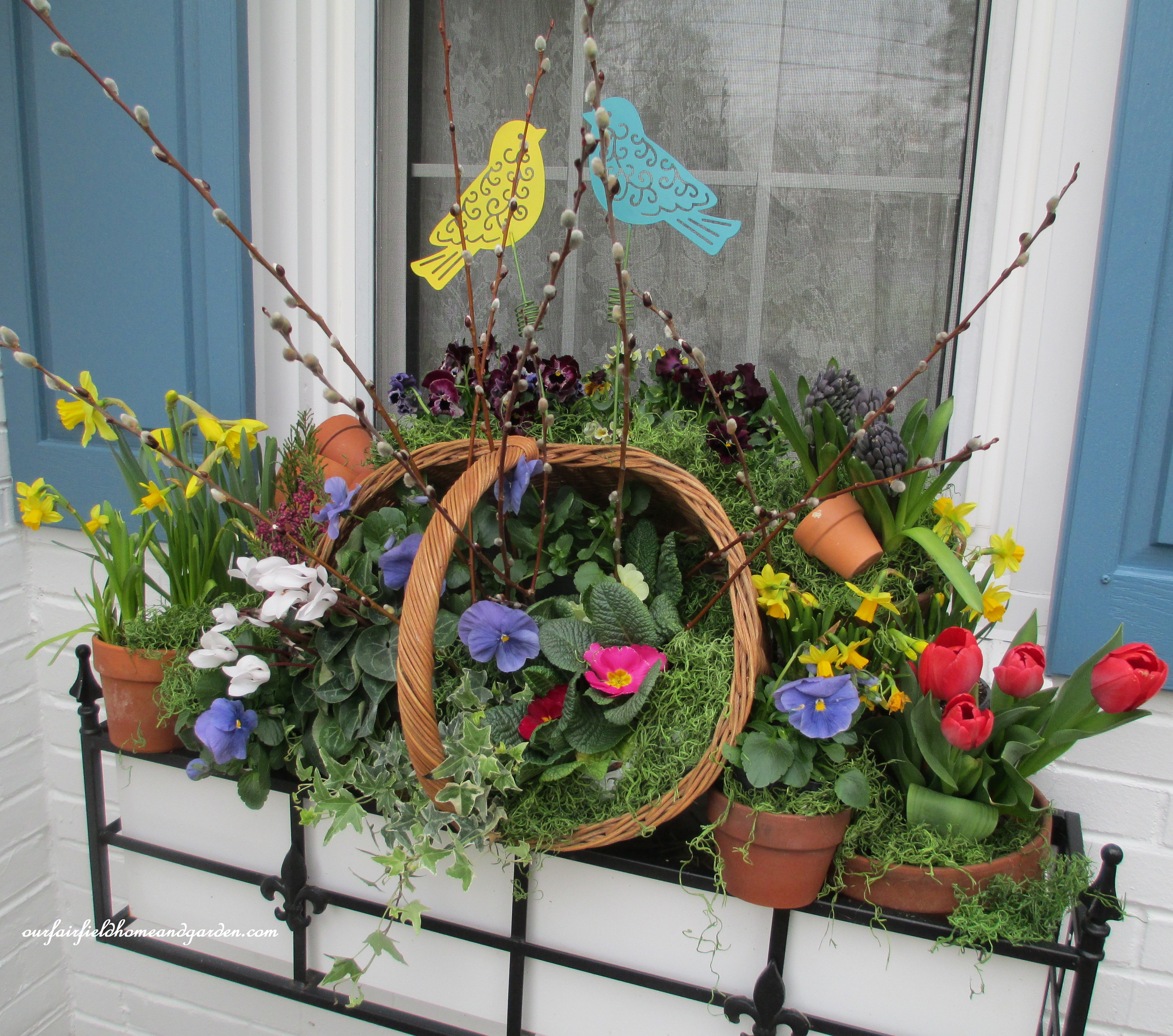 Spring windowbox https://lolajack.jp.net/diy-project-spring-windowbox-time/