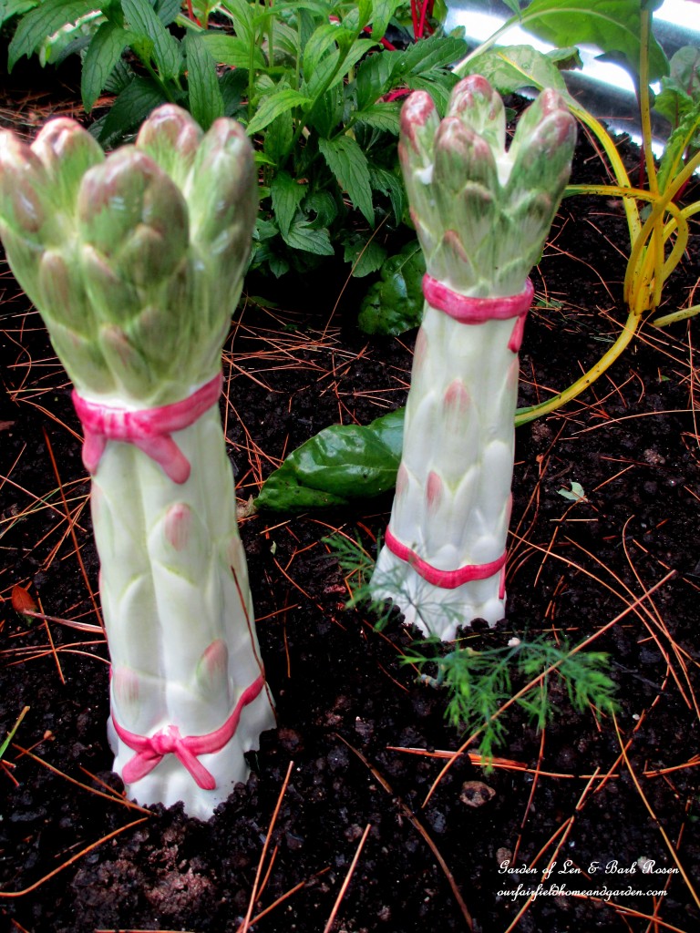 Candle Holders as garden accents! https://lolajack.jp.net/kitschy-kitchen-garden-accents/
