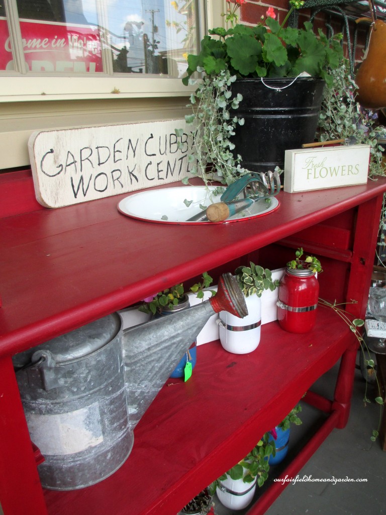 Potting Bench from a dresser https://lolajack.jp.net/field-trip-potting-bench-from-a-dresser-and-other-ideas-gathered-in-lancaster-county-pa/