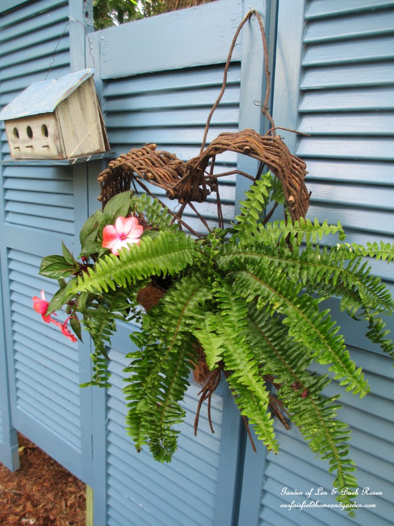 Salvaged Shutter Fence https://lolajack.jp.net/salvaged-build-a-fence-from-shutters/