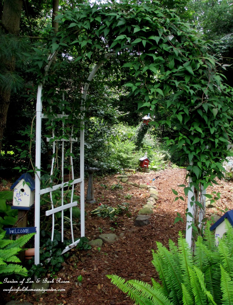 Garden Arbor https://lolajack.jp.net/garden-arbors-gates-make-an-entrance/