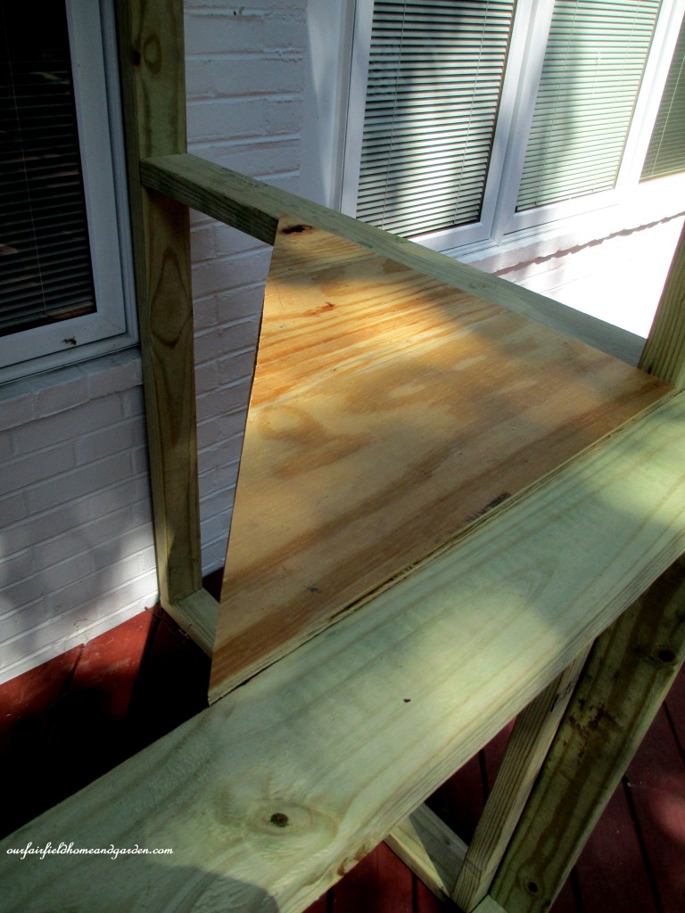 Catio https://lolajack.jp.net/build-a-catio-a-tiny-screen-house-for-kitty-cats/