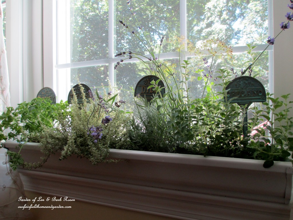 Windowsill Windowbox https://lolajack.jp.net/diy-windowsill-windowboxes/