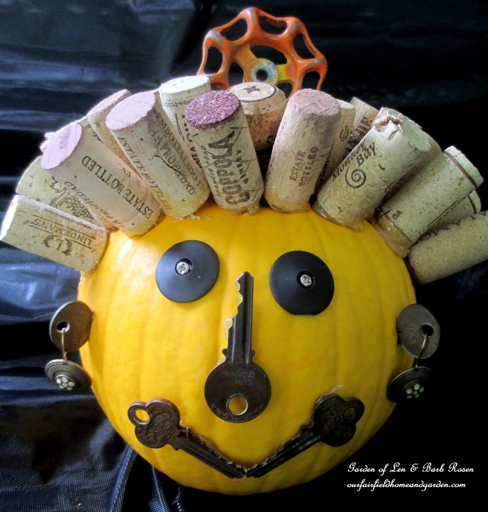 Keys & Corks Junk O'Lantern https://lolajack.jp.net/diy-make-a-junk-olantern/