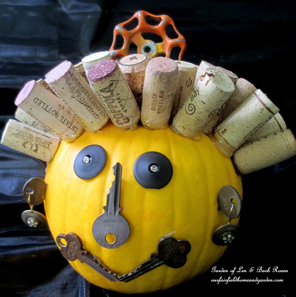 Junk O'Lantern https://lolajack.jp.net/diy-make-a-junk-olantern/