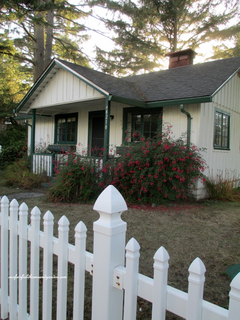 Beach Cottage https://lolajack.jp.net/an-oregon-trip-proposal-rock-at-neskowin/