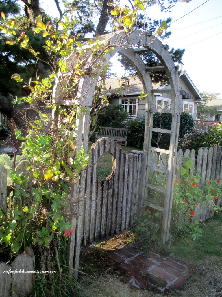 Arbor Gate https://lolajack.jp.net/an-oregon-trip-proposal-rock-at-neskowin/