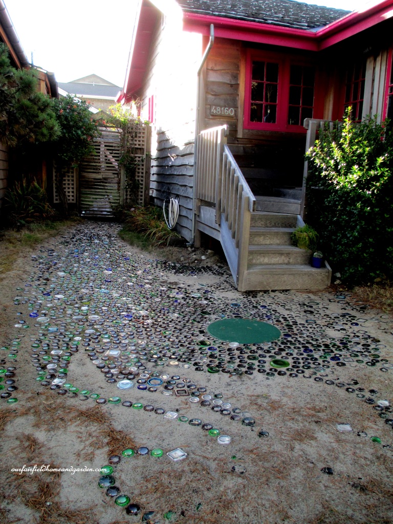Bottle Garden Path https://lolajack.jp.net/unexpected-garden-accents/