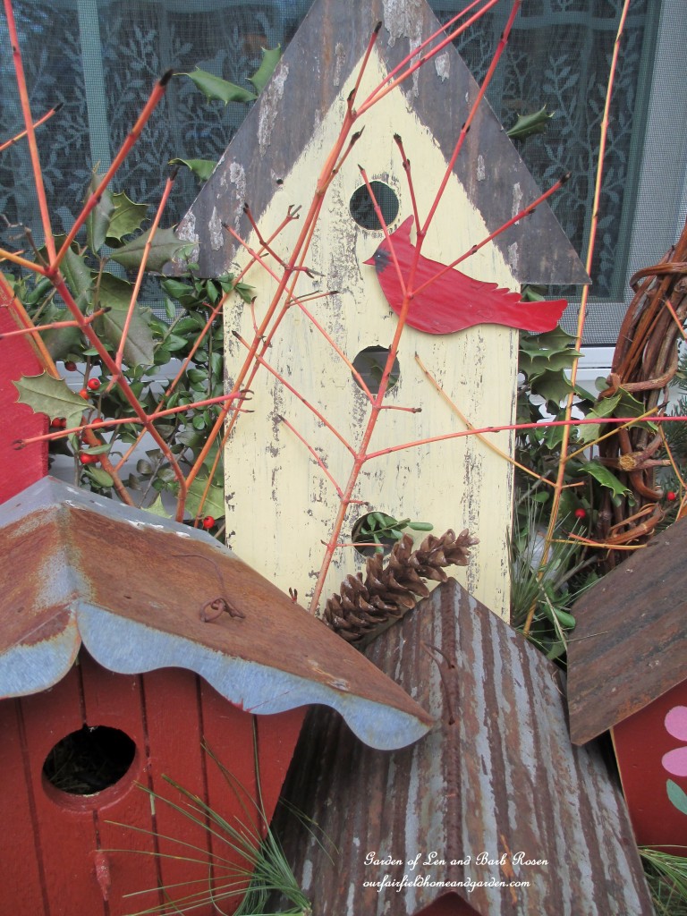 Red Birdhouses for Valentine's Day! https://lolajack.jp.net/valentines-day-windowboxes/