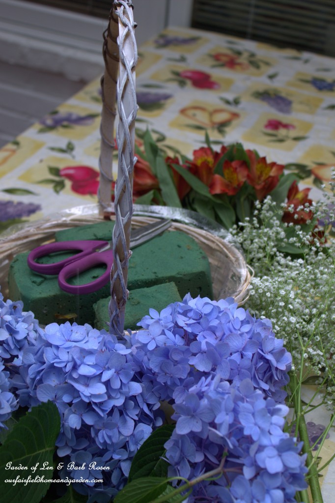 DIY Basket Bouquet https://lolajack.jp.net/diy-basket-bouquet-for-cheap/