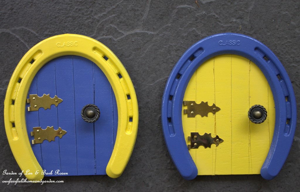 Colorful Horseshoe Fairy Doors https://lolajack.jp.net/diy-horseshoe-fairy-door/