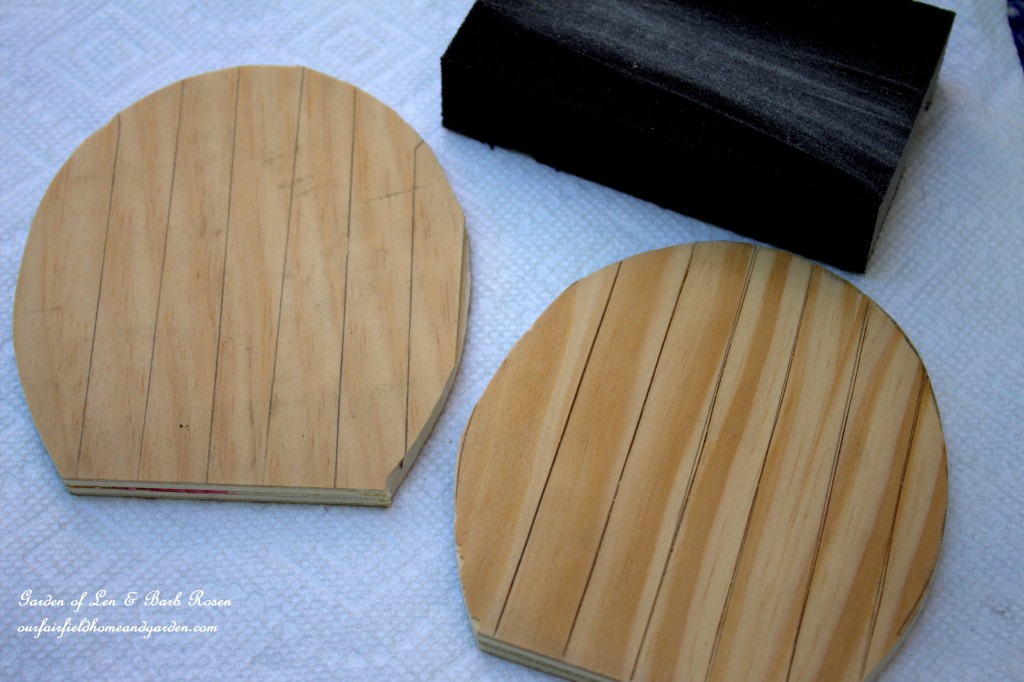 Horseshoe Fairy Door https://lolajack.jp.net/diy-horseshoe-fairy-door/