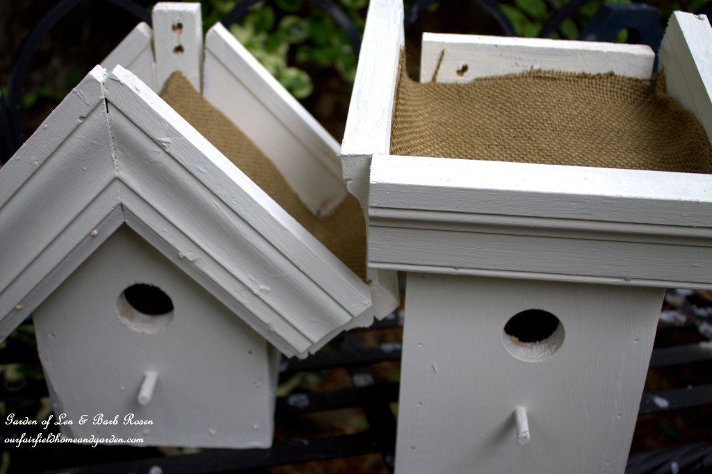DIY Greenroof Birdhouses https://lolajack.jp.net/diy-easy-greenroof-birdhouses/