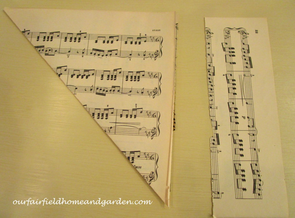 Music Sheet Christmas Tree https://lolajack.jp.net/diy-make-music-sheet-christmas-trees/