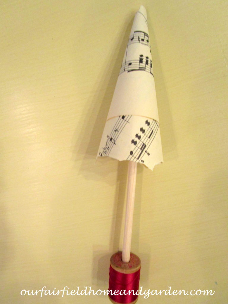 Music Sheet Christmas Tree https://lolajack.jp.net/diy-make-music-sheet-christmas-trees/
